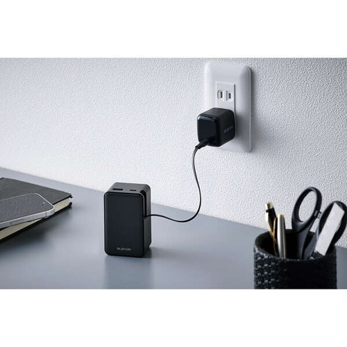 �G���R��&nbsp;������莮�P�[�u����̌^���o�C���o�b�e���[(10000mAh/22.5W)&nbsp;DE-C80L-10000BK