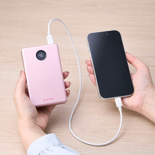 �G���R��&nbsp;���ő̃��o�C���o�b�e���[(10000mAh/35W)&nbsp;DE-C86-10000PN