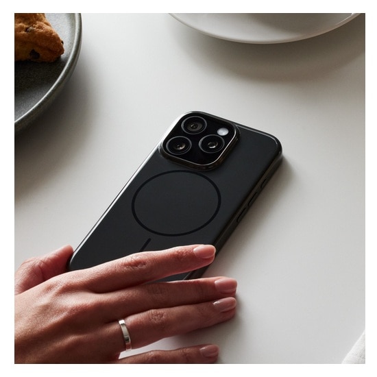 Apple（アップル） iPhone 16 Pro Max 対応 背面ケース｜MCFQ4PA/A